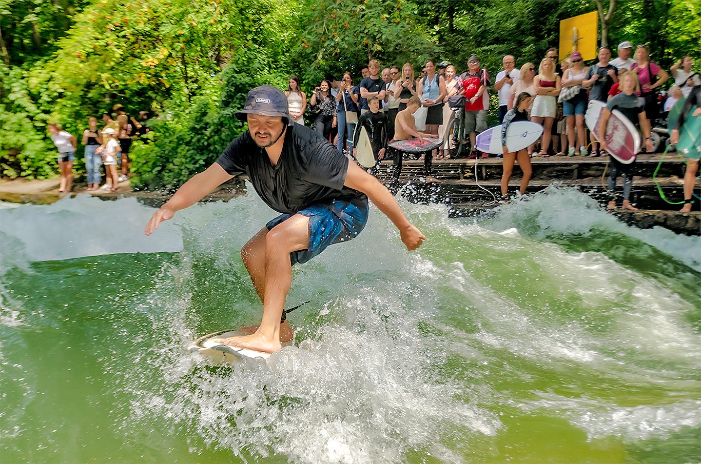 Eisbachwelle-München
